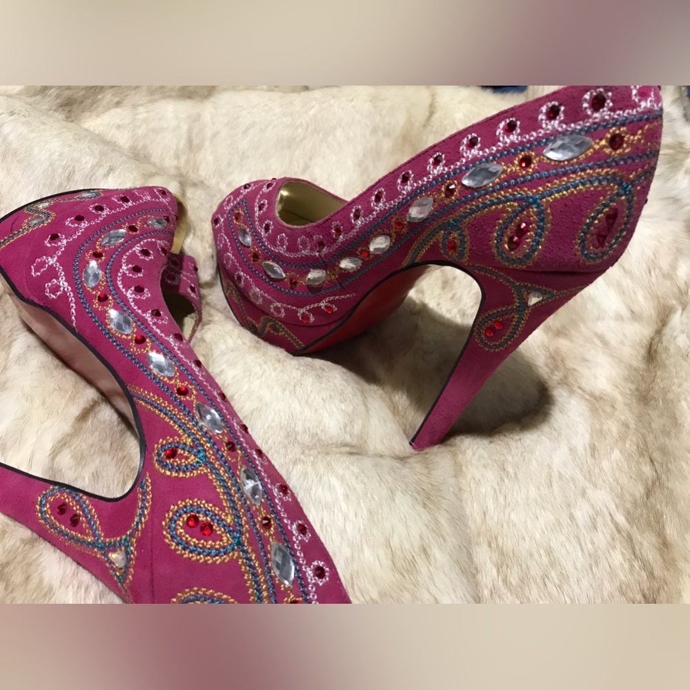 Gorgeous Christian Louboutin Paris  Bollywood open toe Size: EU 38 / US7